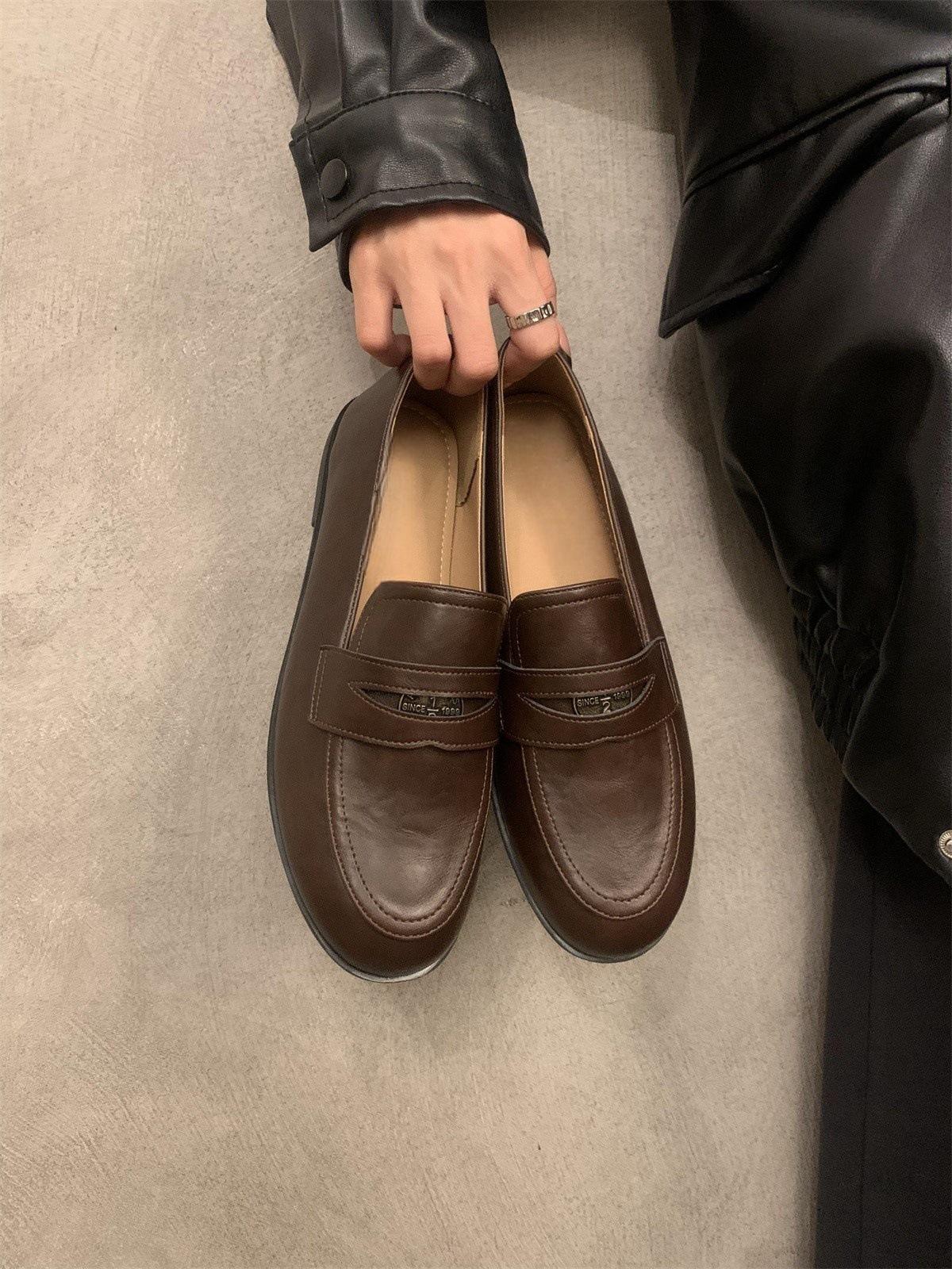 

Маленькие кожаные туфли на плоской подошве в британском студенческом стиле, женские, осень 2024, новые модные, круглые, повседневные, универсальные, мокасины, одинарные туфли 37