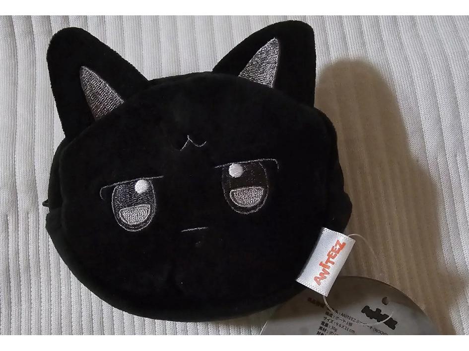 ATEEZ Coin Purse Pouch: Featuring Kang Yeosang, Choi San, Park Seonghwa, and Song Mingi.