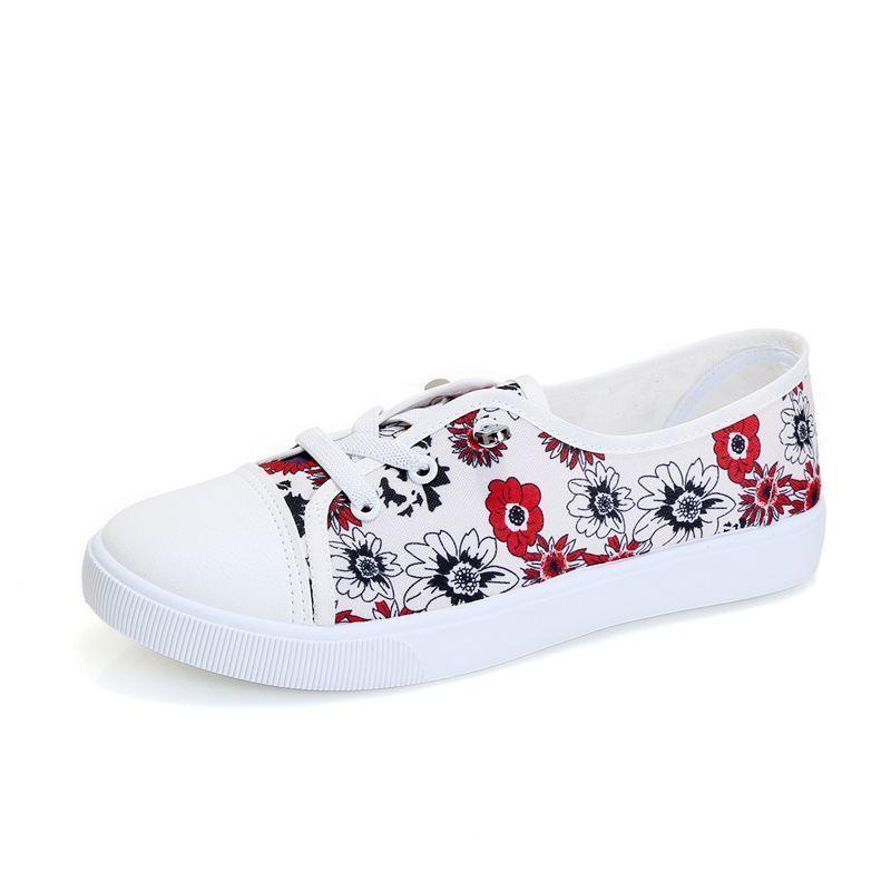 Summer New Canvas Shoes for Women Breathable Fashionable and Casual Student Sports Board Shoes
