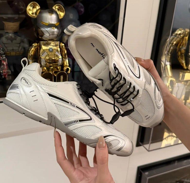 

2025 summer new comfortable and breathable fashion versatile light casual women s shoes versatile soft sole fashion casual shoes women 35