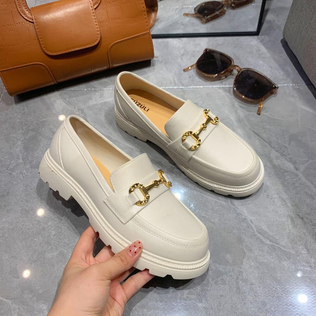 Loafers Ji Britischer Stil Retro PVC Einpedal Kleine goldene Schnalle Rundkopf Dickbesohlte Taschenkopfschuhe