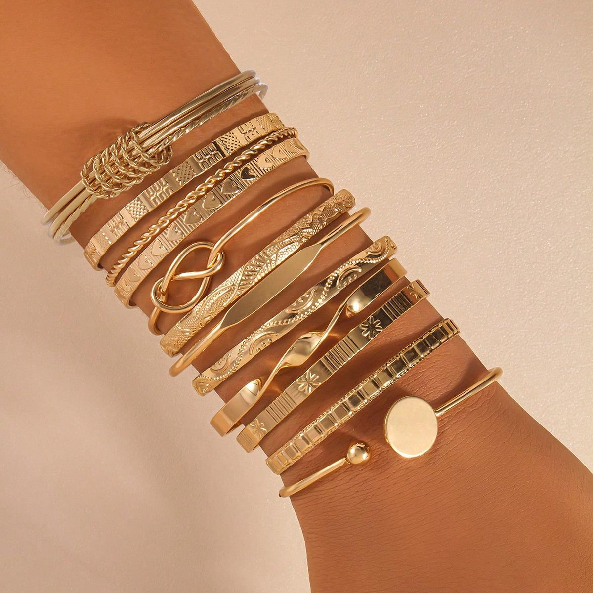 Middle East hot-selling rhombus pattern exaggerated personality opening bracelet set retro metal women s jewelry