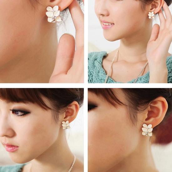Women Fashion Luxury Elegant White Gardenia Flower Pattern Stud Earrings