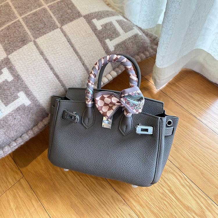 

Сумка Premium Platinum Bag Dreamy Purple TOGO Top Layer Cowhide Handbag Shoulder Crossbody Bag Universal Women s Bag 20 см 20x17x12cm бездна