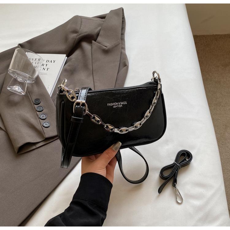 Advanced Sense of Foreign Style Chain Small Bag 2025 New Women's Bag Popular Popular Versatile Messenger Bag Super Fire Small Square Bag