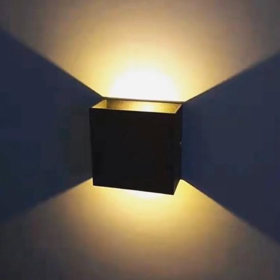 Lampa ścienna Łatwa w montażu Łatwe światło/Ciepłe białe światło Aluminiowa wielofunkcyjna lampa dekoracyjna COB 6W