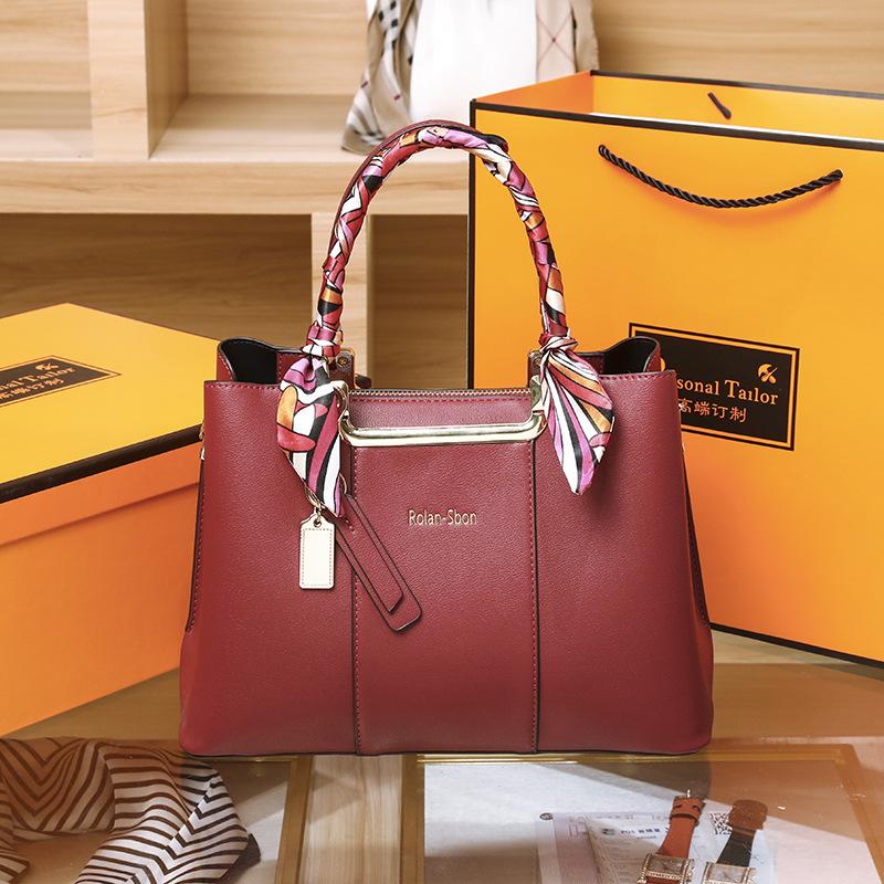 

Новая осенне-зимняя сумка средней и большой вместимости, модная универсальная сумка-тоут через плечо с шелковым шарфом, женская сумка красный