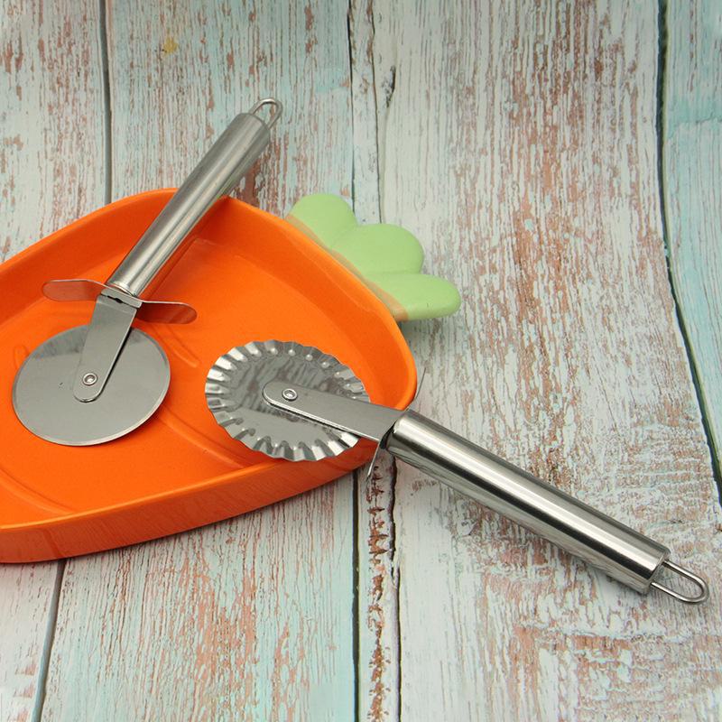 Paslanmaz Çelik Çift Tekerlekli Pizza Kesici ve Peynir Pişirme Aleti