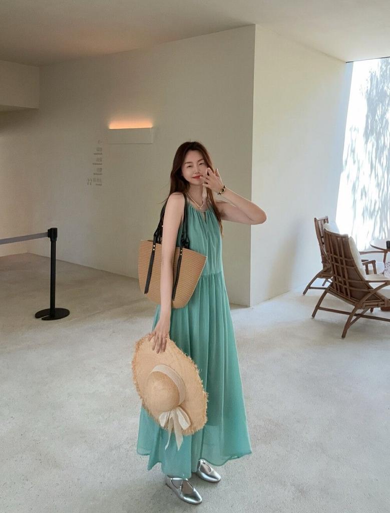 French hollow suspender dress women's summer seaside vacation wind beach skirt pleated lazy relaxation long skirt
