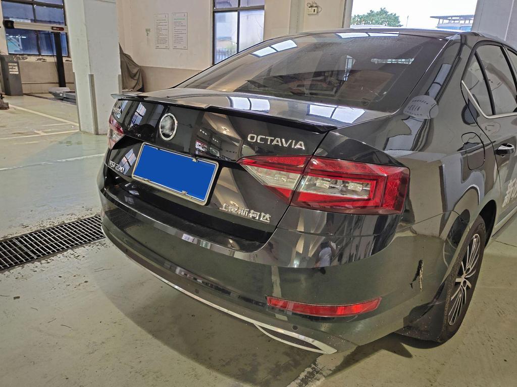 Buza splitter frontal compatibilă pentru Skoda Octavia 2018 - Accesoriu kit caroserie anti-coliziune