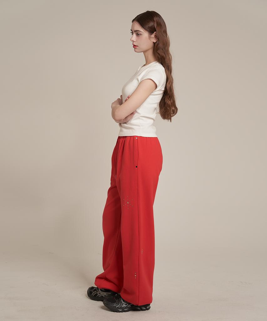 Iteoneolmomeonteu Studded Sweatpants _ Red