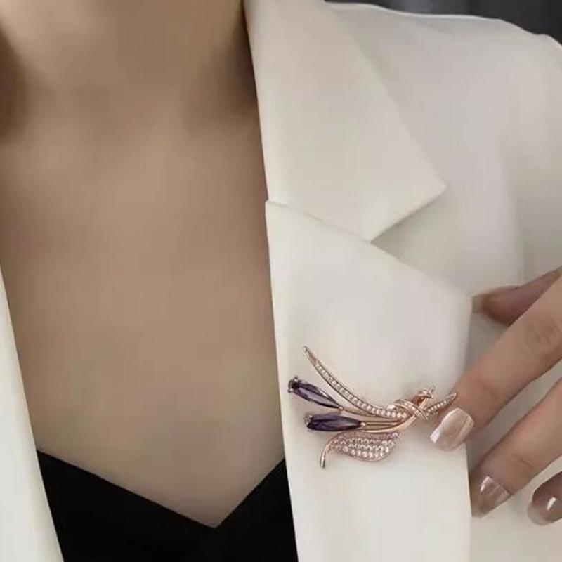 Cute High-Grade Flower Brooches Exquisite Lapel Pins For Women Girls Fashion Versatile Corsage Clothing Accessories Gifts