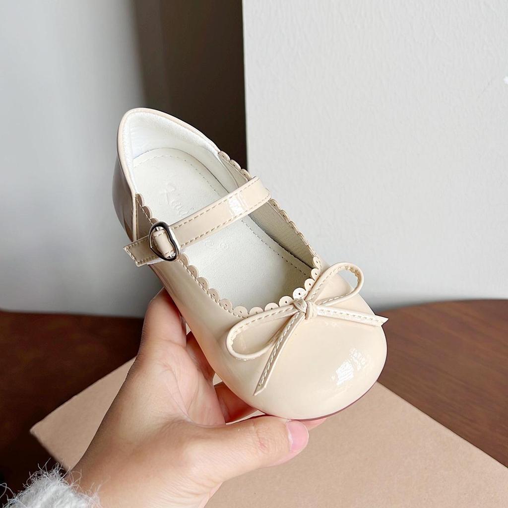 Girls' Princess Bow Patent Leather Shoes - Shiny, Low-Cut, Magic Tape, Japanese Style for Spring and Autumn