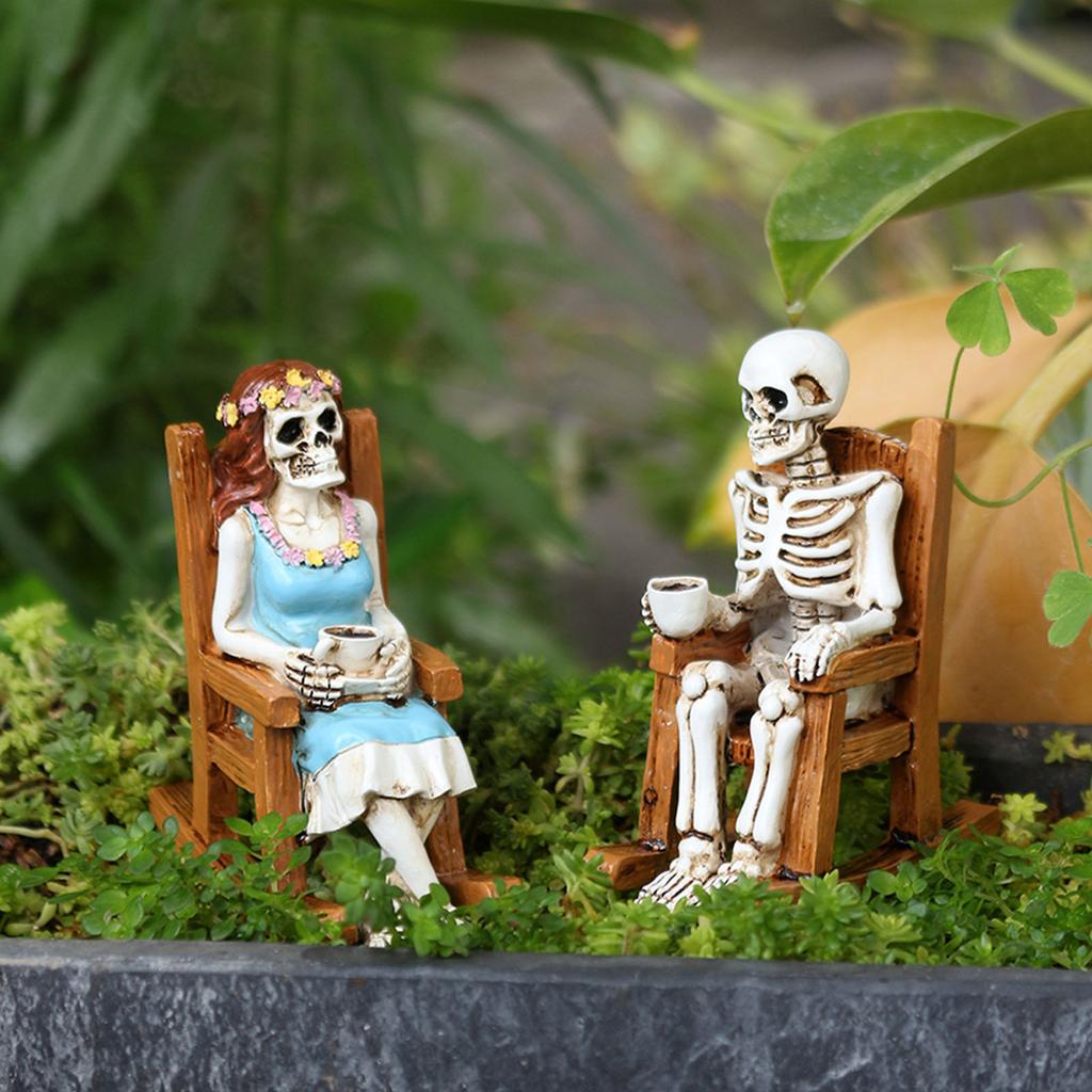 Men and Women Resin Ornament Halloween Rocking Chair Skeleton Decoration Outdoor Courtyard Household Decoration