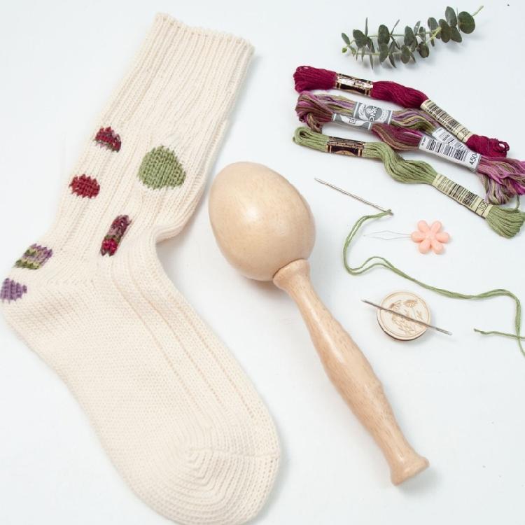 Wood Darning Egg and Needle Thread Adult Kid DIY Handicraft Home Sewing Tool