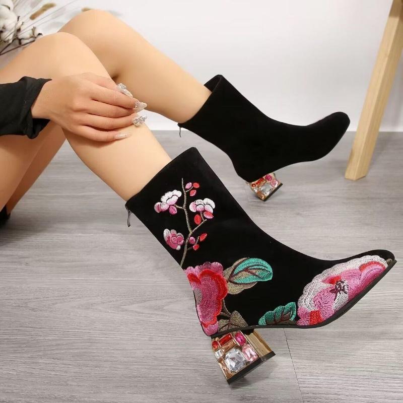 Flower medium boots autumn and winter new round head side zipper embroidered large size rhinestones and medium heel leather boots