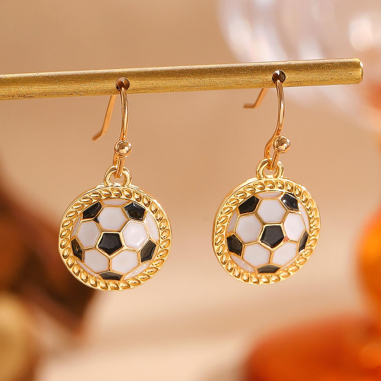 

Cross-Border Fashion Football & Rugby Pearl Jewelry Set: Necklace, Bracelet, Earrings.