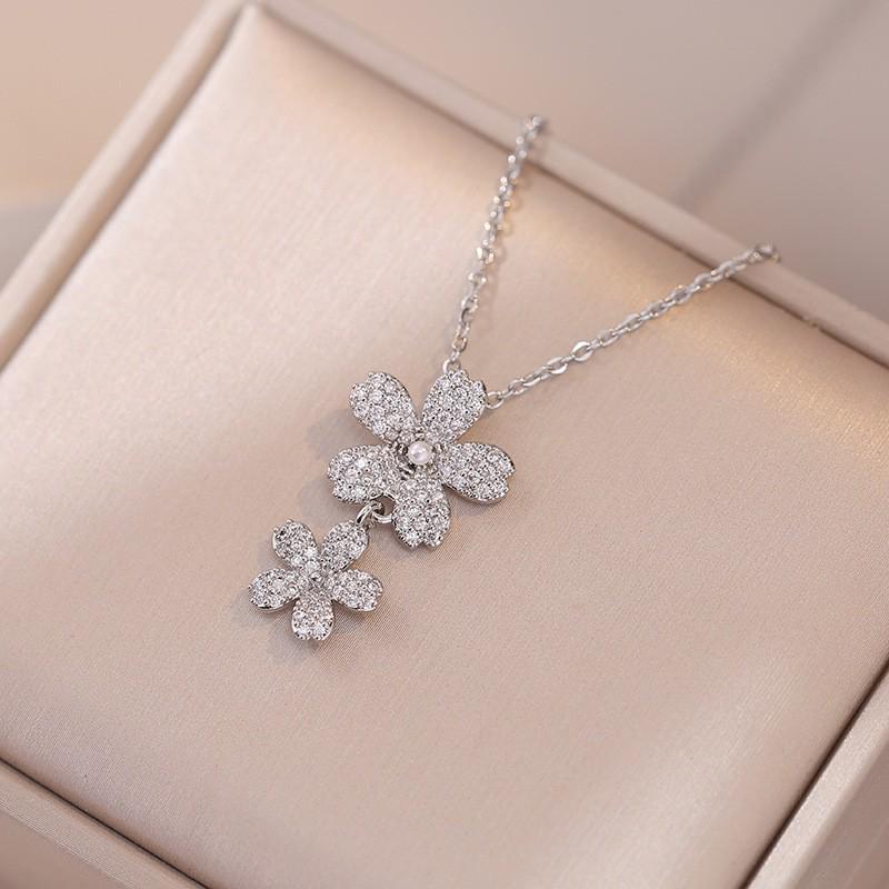 Women's Fashion Heart Pendant Necklace - Elegant, Simple Design, Versatile Clavicle Chain Jewelry