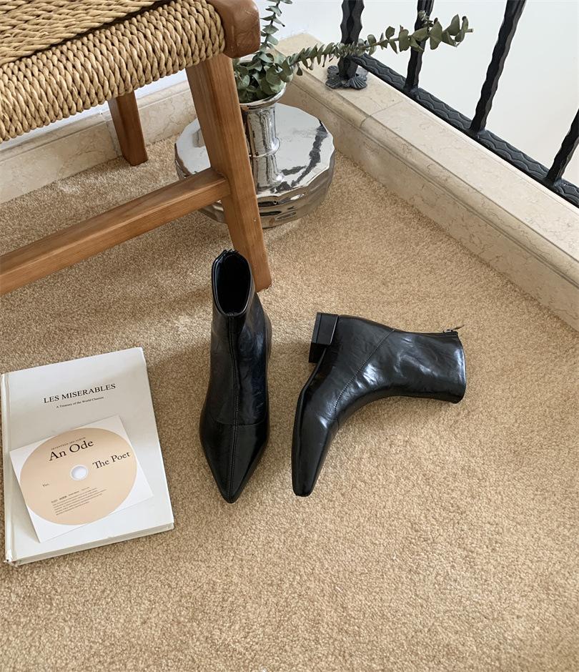 French Fashion Pointed Thick Heel Short Boots Women's 2025 Autumn and Winter New Versatile Elastic Thin Boots Niche Martin Boots