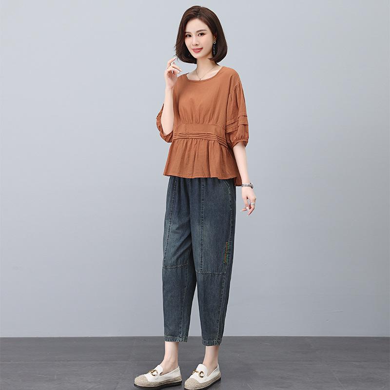 Women's Summer 2025 Casual Cotton Linen Two-Piece Set: Loose Fit Top & Nine-Point Pants for Middle-Aged Moms