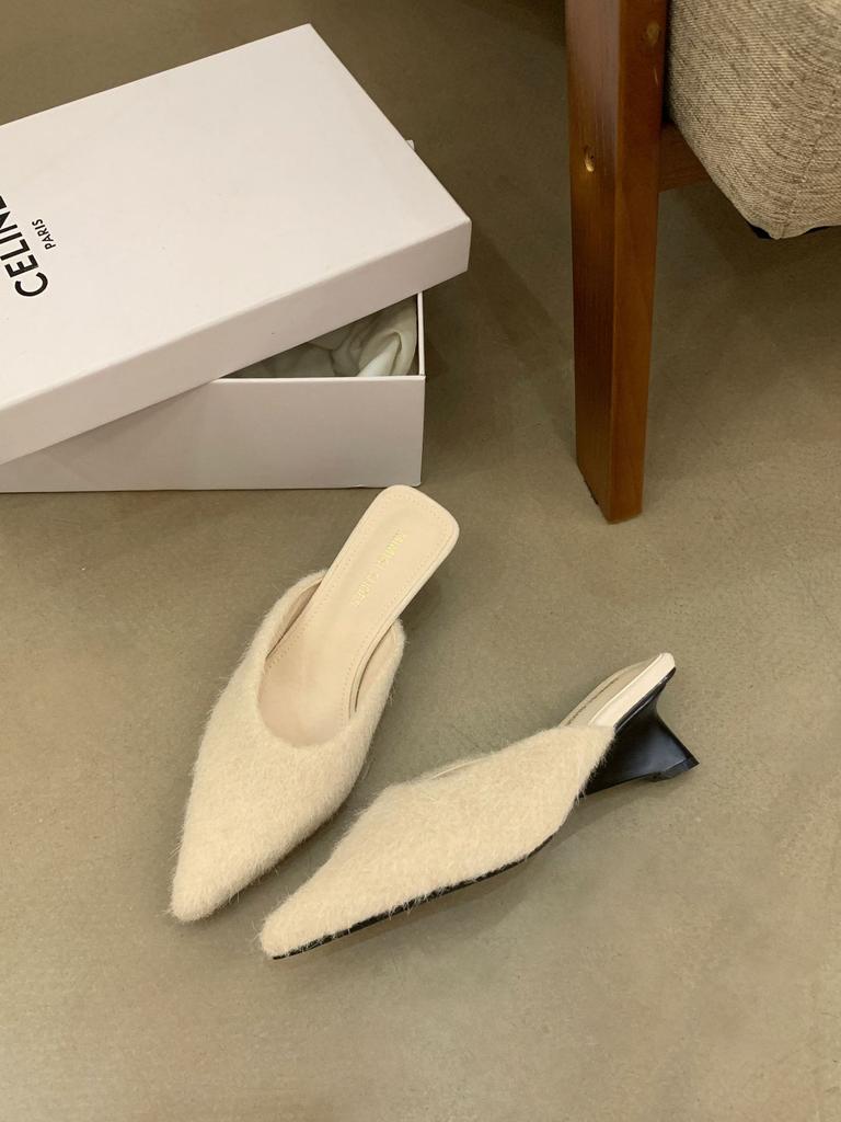 In the autumn of 2025, the new pointed-toed wedge heel, medium heel, half-tow, European and American fashion bag head, high-heeled fluffy shoes, sl