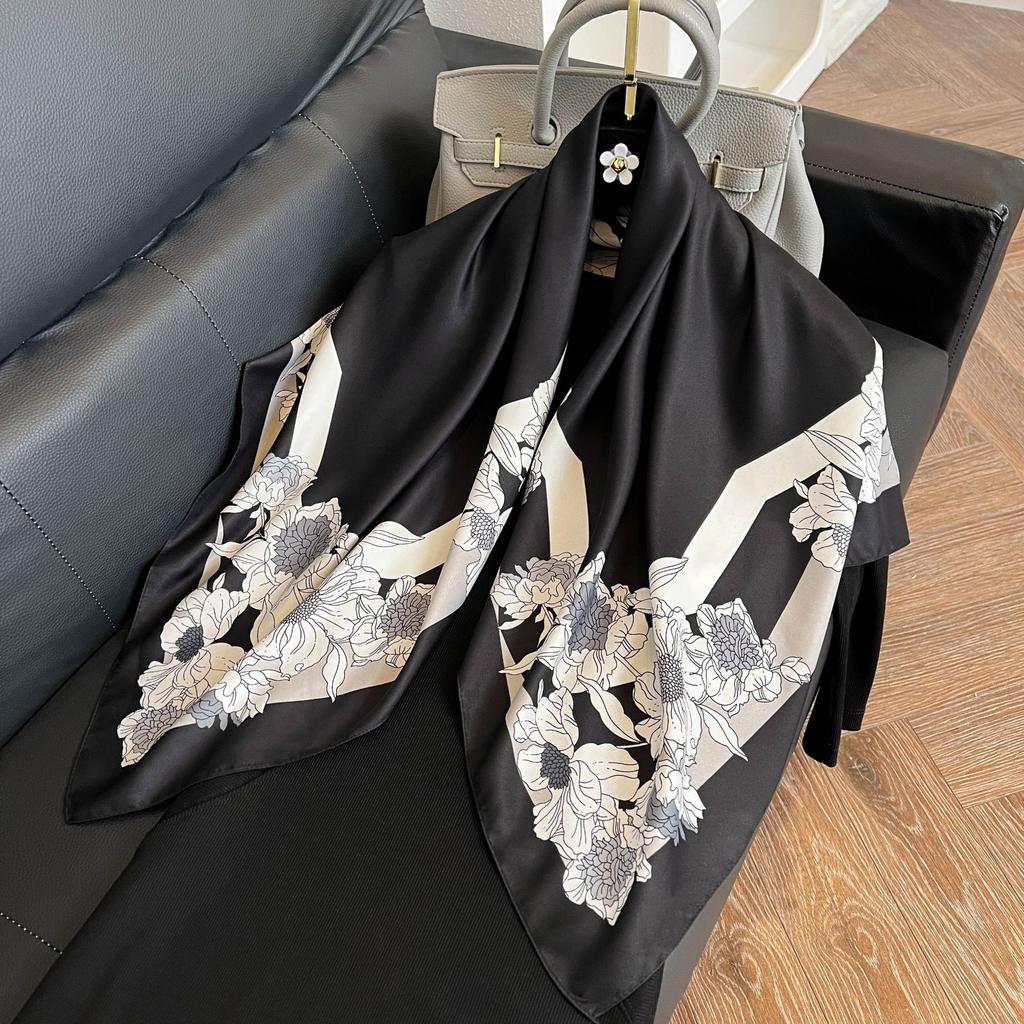 Fashion Twist Silk Scarf Color Block Printed Scarf Twill Silk Large Square Scarf 91x91cm Shawl Sunscreen Travel Headscarf