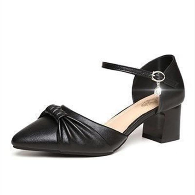 Zapatos De Mujer Lady Fashion Pointed Toe Beige High Quality Spring Buckle Strap Square Heel Shoes Lady Classic Heel Shoes Fa350