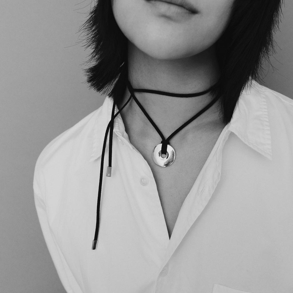 Premium Metal Copper Plated 18K Real Gold Disc Pendant Black Rope Sweater Chain Niche Fashion Simple Necklace Women