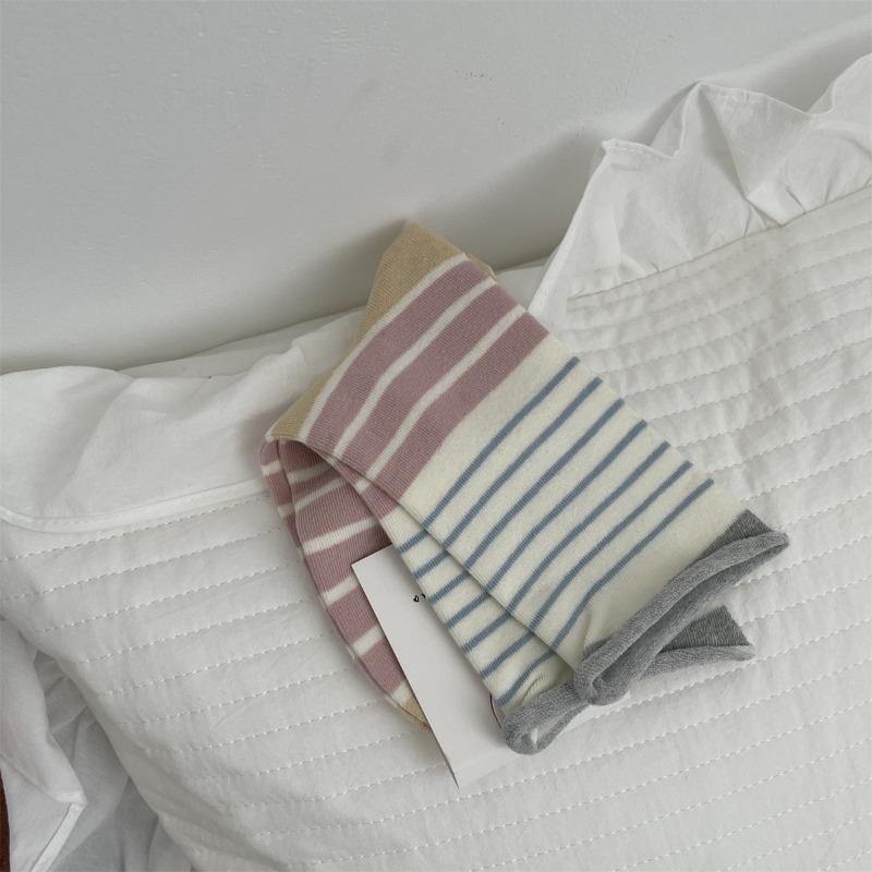 Women's New Spring and Autumn Products All Kinds of Curled Fringe Color Boneless Pile Socks