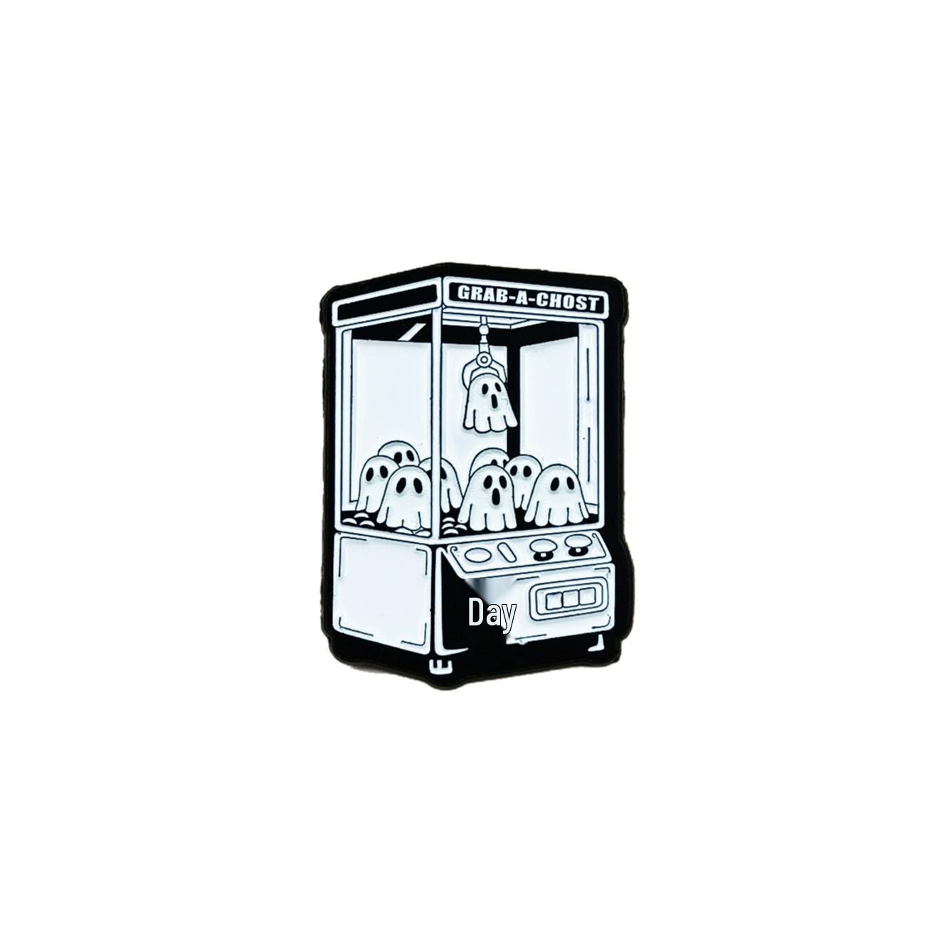 Halloween Ghost Catcher Brooch: Black  White Series Badge for Backpack  Clothing Decoration