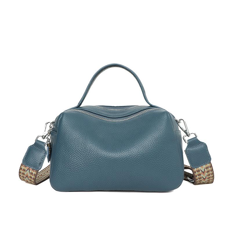 Single-shoulder Bag - Stylish and Versatile, with Large Capacity. Lacquer Pattern Handbag for Carrying.
