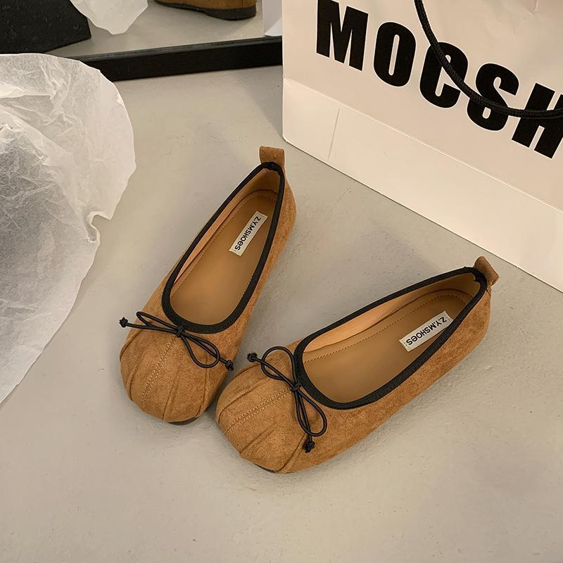 

Мягкая плоская подошва, неглубокий вырез, женские туфли-лодочки на один шаг, новые весенне-осенние 2025 года, французский ретро-кэжуал, замшевые туфли-бини 40 коричневый