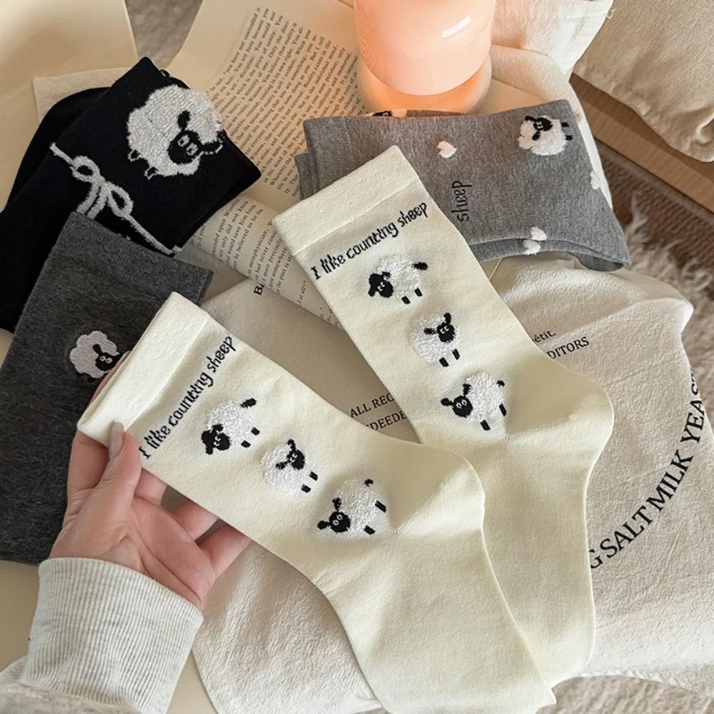 Autumn Women Socks Cartoon Animal Cute Sheep Socks for Girls Warm Cotton Lamb Pattern Sock for Ladies Christmas Gifts