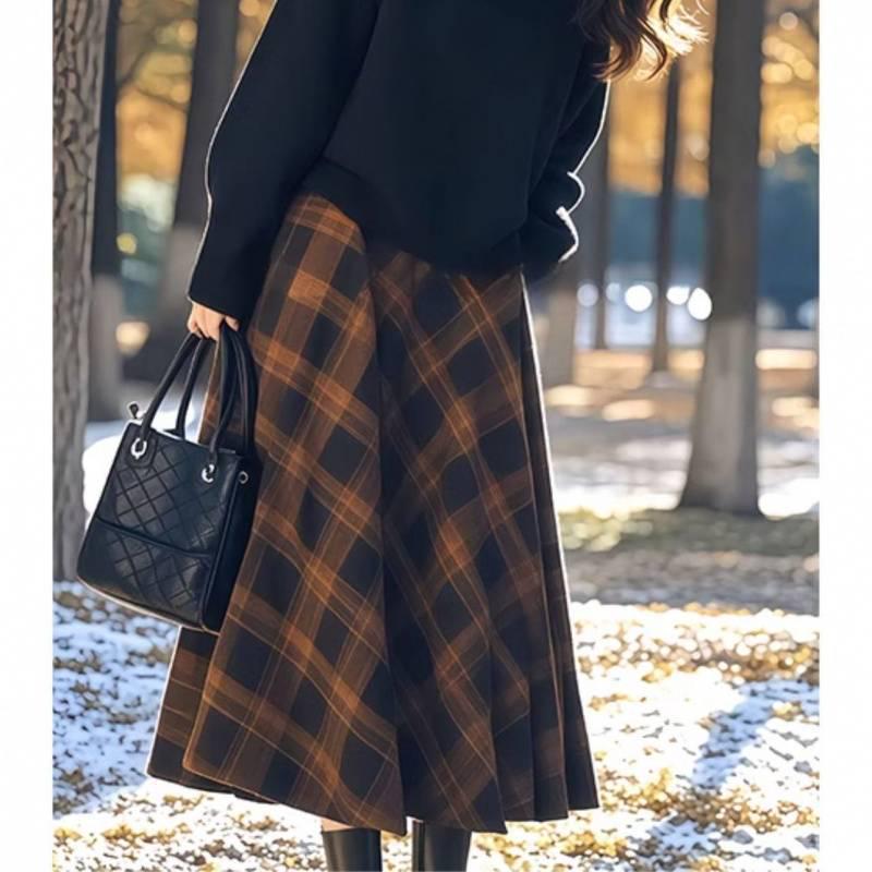 

Комплект женский зимний свитер в стиле колор-блок и миди-юбка в клетку - Молодежный стиль с ароматом L (110-120 lbs)