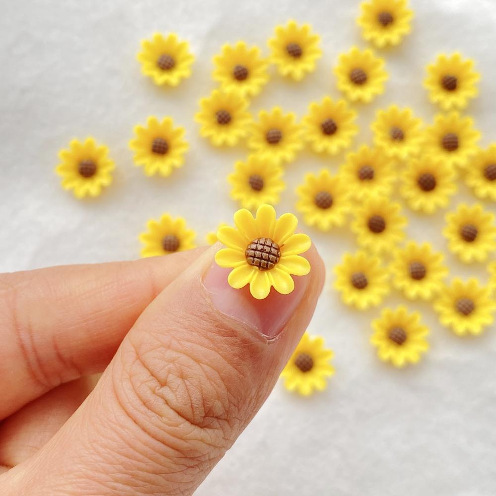 50Pcs New Mixed Nail Art Resin Yellow Chrysanthemums Designer Charms Rhinestones DIY Craft For Nail 3D Decorations