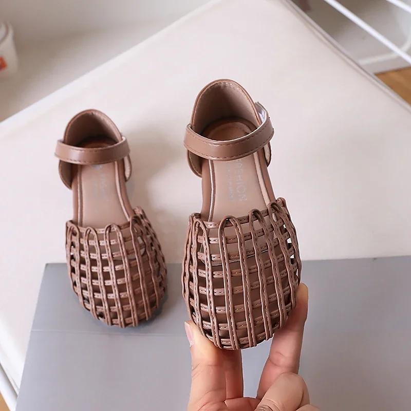 

Children Sandals for Girls Summer New Fashion Korean Style Soft Bottom Anti-slippery Versatile Woven Cut-outs Beach Shoes 36