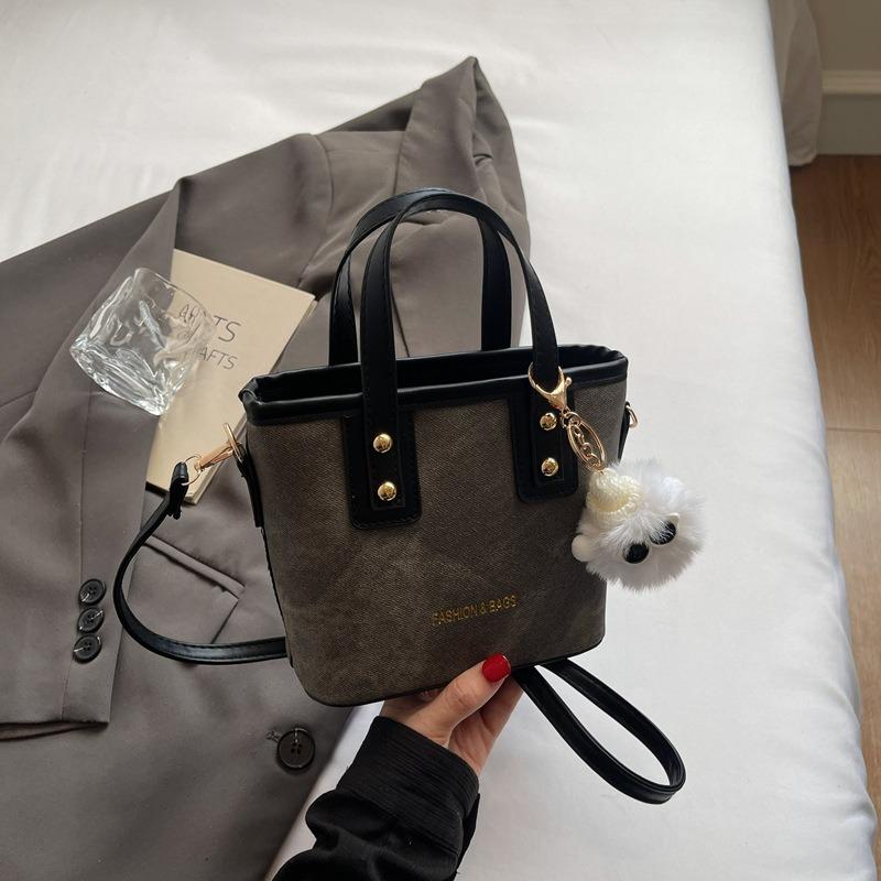 High-end Light Luxury Small Bag Women's New Versatile Messenger Bag Niche Unpopular Portable Bucket Bag Women