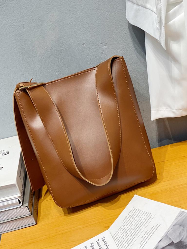 New minimalist, trendy and persalized single shoulder bucket bag suitable for daily commuting and short business trips