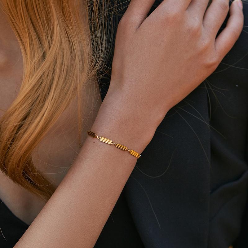18K Gold-Plated Color-Retaining Striped Design Adjustable Bracelet for Women Fashion French Retro Elegant Bracelet Jewelry Gift
