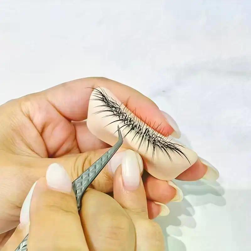 1 Stück Wimpern-Übungs-Silikonmodell mit realistischen Wimpernverlängerungen, Wiederverwendbares Trainings-Augenlid-Wimpernverlängerungs-Werkzeug