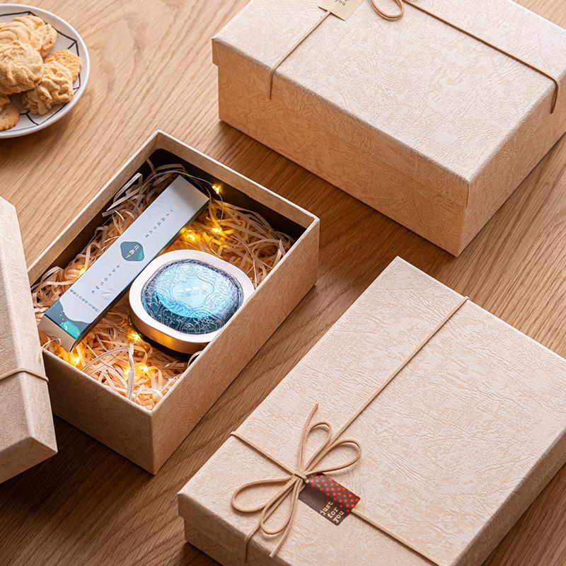 Valentine's Day Gift Box for Lipstick, Cosmetics, or Scarf - Elegant Packaging for Any Occasion