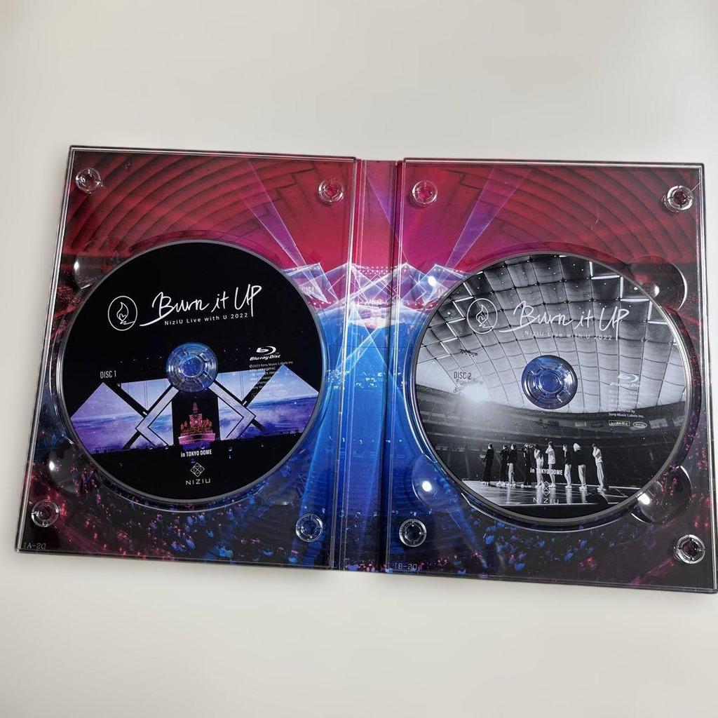 [USED] NiziU "Burn it up" Blu-ray 2022