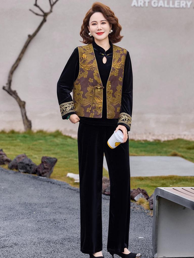 Elegant Spring/Autumn Retro Vest Suit: Middle-Aged Women's Chinese Style Golden Velvet Three-Piece Set