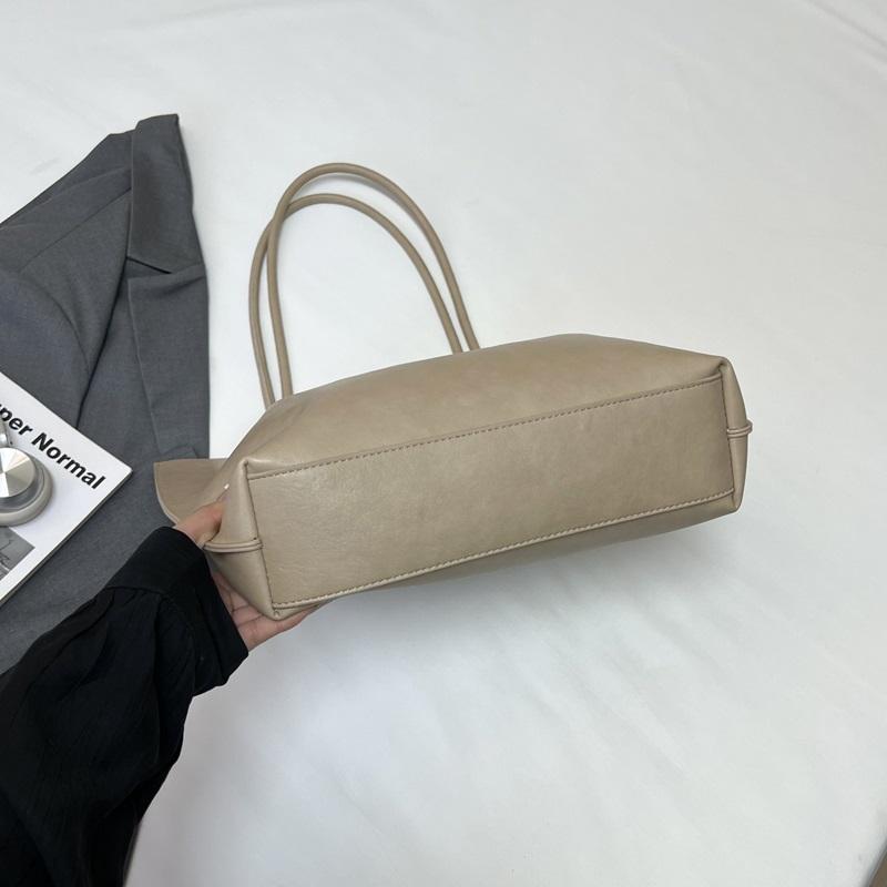 Fashion Exquisite PU Solid Color Hasp Shoulder Bags for Women 2026 Hot Sale Large Capacity Popularity Commute Style Tote Bags