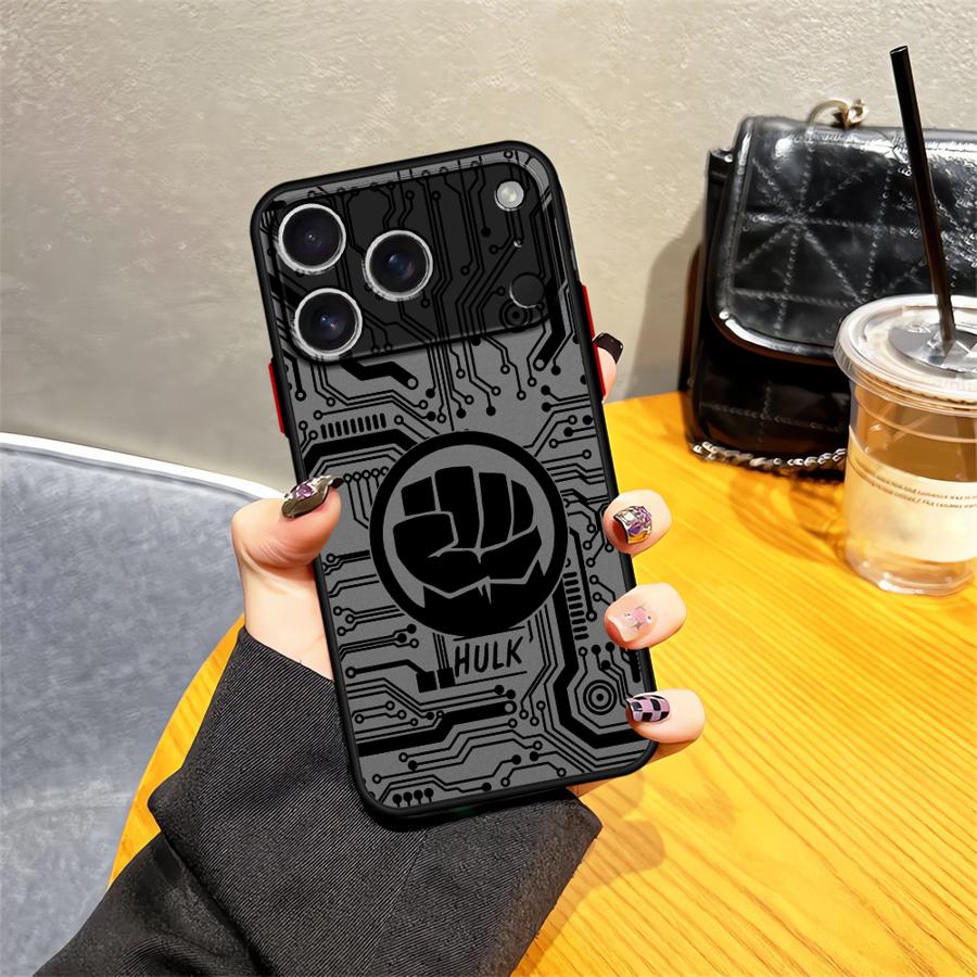 

Чехол для iPhone 17 Pro Max 14 11 12 XS XR Air 13 Mini 16 Plus 17e 15 7 8 SE Задняя крышка телефона Marvel Крутой Логотип Героя iPhone 12 Pro Max