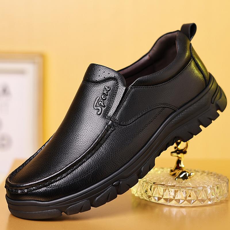 

2025 men s shoes autumn middle-aged and elderly father shoes casual leather shoes men s outdoor non-slip 2025 38