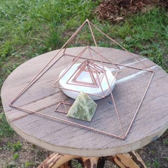 Metal Wire Energy Pyramid Decoration Cube of Power 188 MHz Tensor Style Pyramid Promotes Health Enhances Fields Space Purifying Healing Pyramid