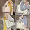 Korean Style Faux Fur Tote Bag Large Capacity Shoulder Handbag Fashion Plush Tote Bag  Women