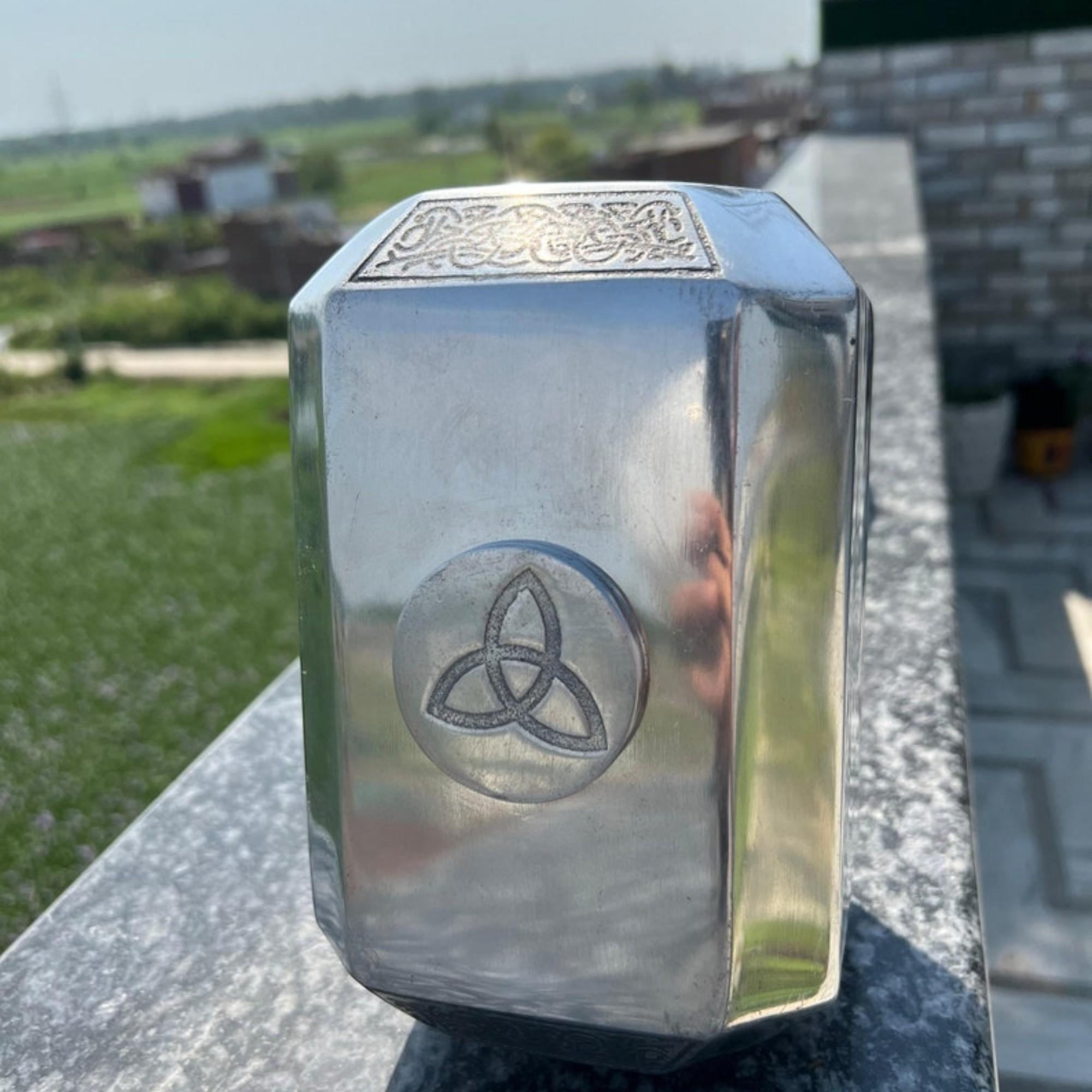 

Копия молота Тора - Копия Мьёльнира из металла и смолы для любителей косплея и кинореквизита - Подарок Молот Тора для него