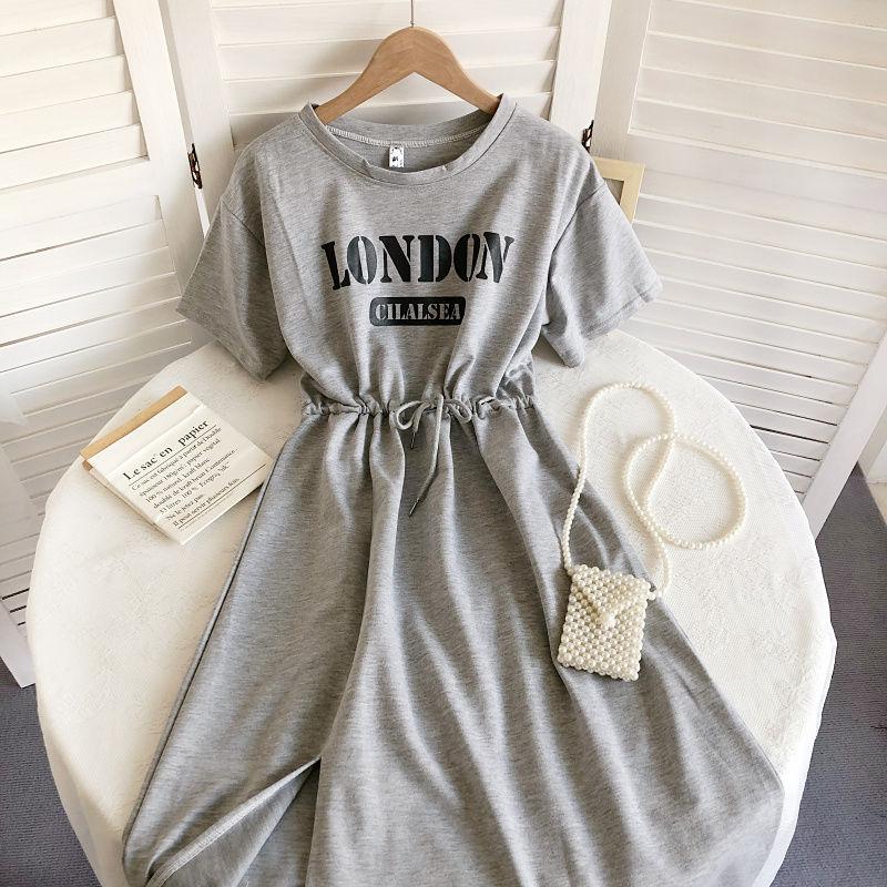 

Платья-футболки средней длины с круглым вырезом, принтом, кулиской на талии для утягивания и разрезом XXXXL серый